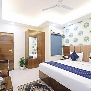 Hotel Vijaydeep Place Near Delhi Airport